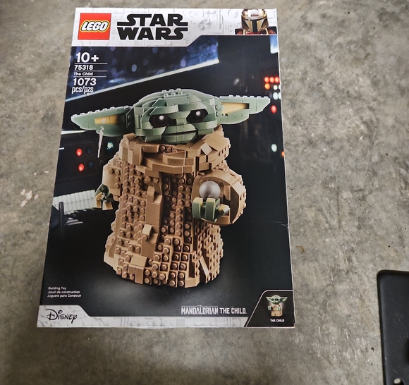 Lego Other - LEGO Star Wars Mandalorian The Child Set - Green and Tan